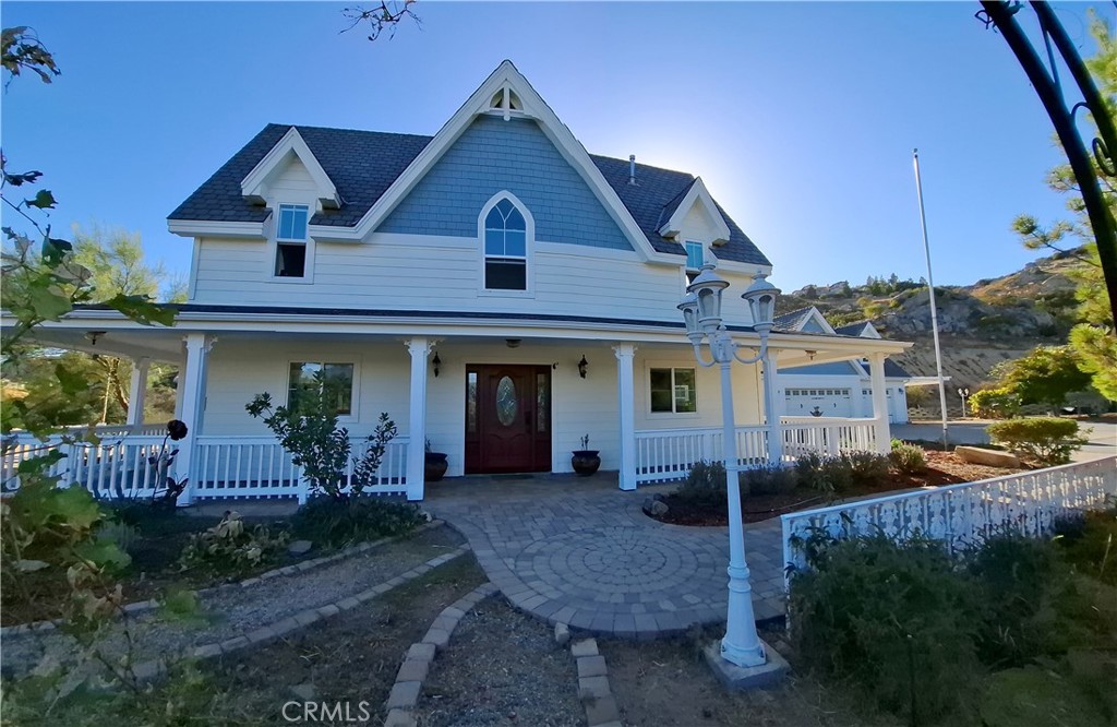 41722 Avenida De Encanto