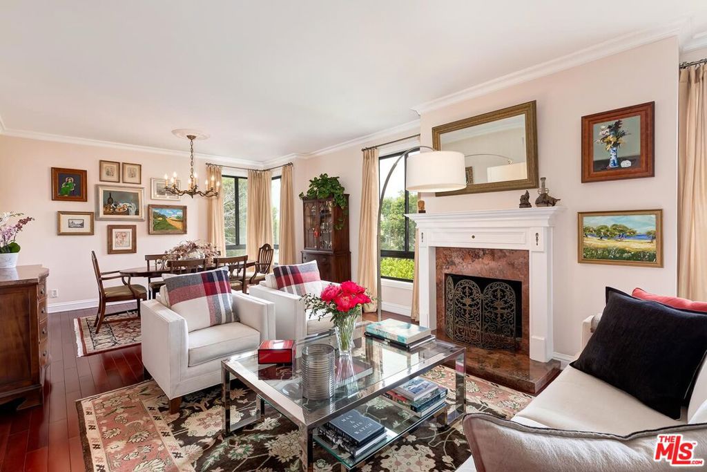 1220 Roxbury Drive 204