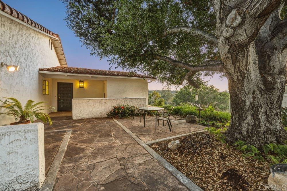 2073 Willow Glen Rd