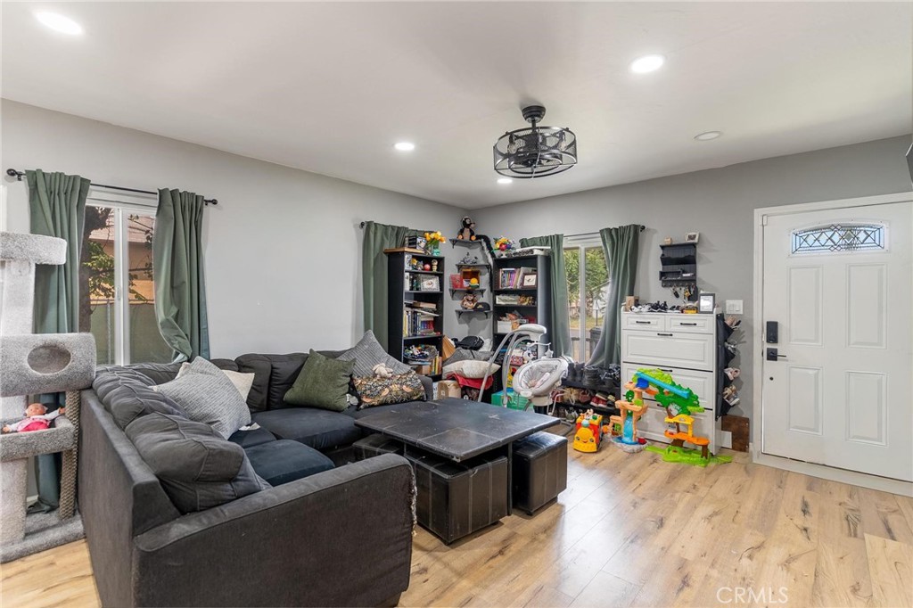 7206 Del Rosa Avenue