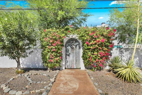 Photo of 53980 Avenida Mendoza, La Quinta, CA 92253 (MLS # 219138028DA)