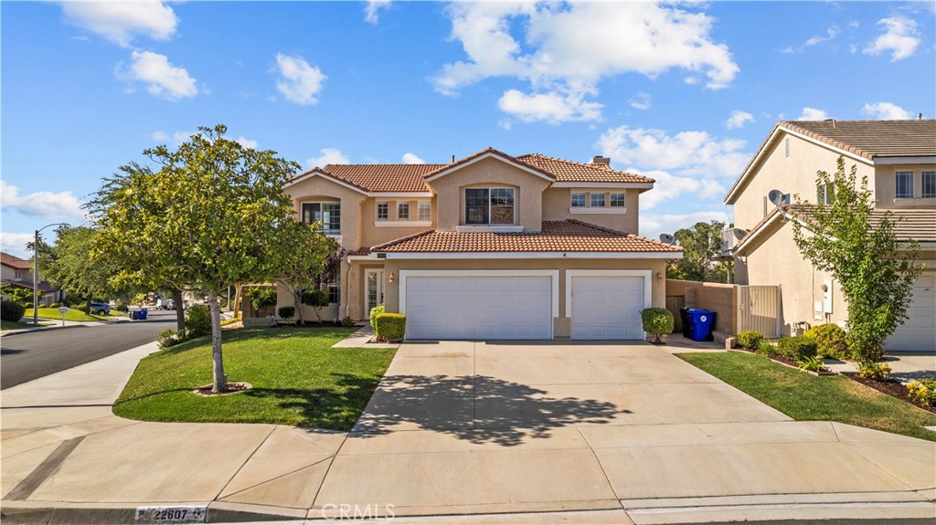 Situated in a prime pocket of Circle J central to the entire valley, this spacious 4-bedroom, 2.5-bath home offers a 3-car garage and wide driveway. Inside, you'll find a formal living and dining room with hardwood floors, a kitchen with a center island, walk-in pantry, stainless steel appliances, and plenty of cabinet space, all opening to a generous breakfast nook and family room with a custom entertainment center and brick fireplace. Upstairs features a large loft, new carpet, and all four bedrooms, including a primary suite with tall ceilings, dual vanities, separate tub and shower, and a walk-in closet with custom built-ins. The lush backyard is ideal for year-round enjoyment, complete with a grassy area, fruiting grapevines, and a solid covered patio with recessed lighting and built-in misters.
Tenant is responsible for all utilities.