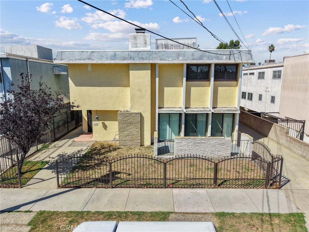 Photo of 145 W Hillcrest BLVD, Inglewood, CA 90301 (MLS # SB26201968)