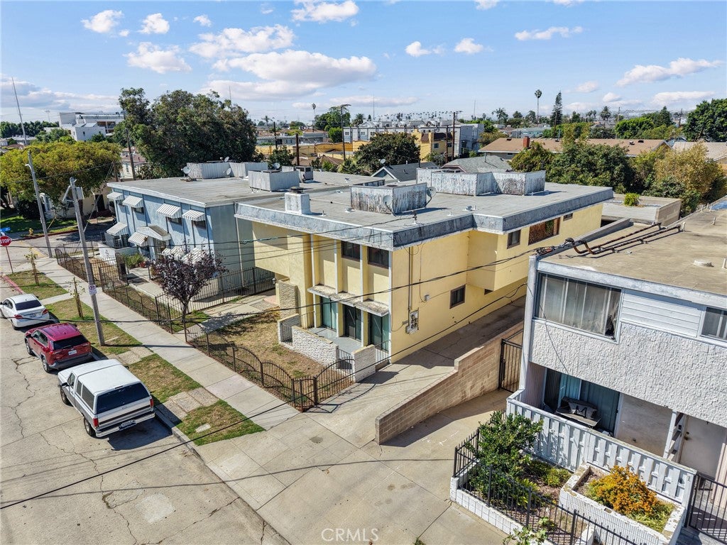 145 W Hillcrest