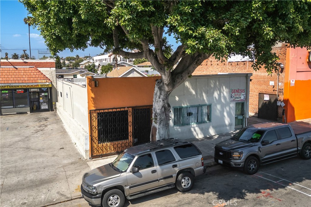2813 E Cesar Chavez Avenue