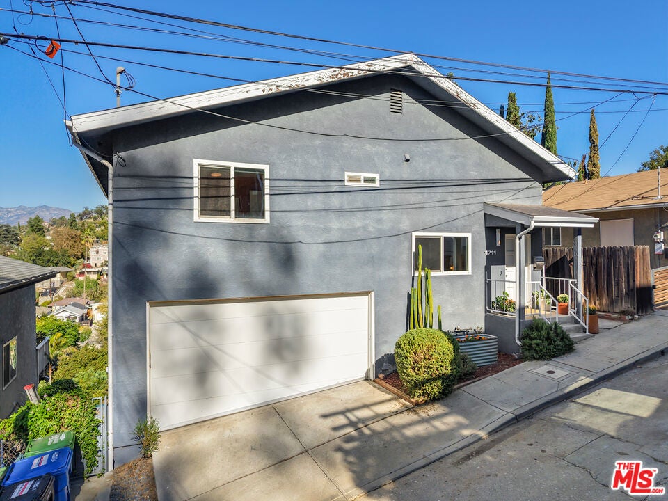 1711 Bridgeport Drive
