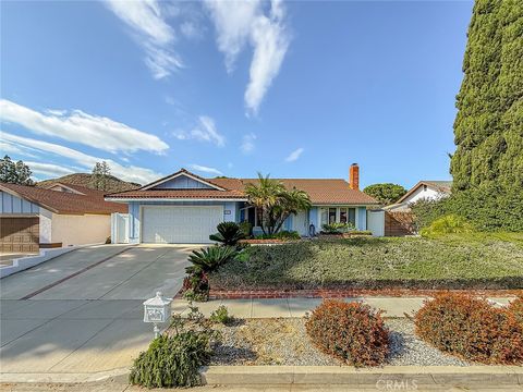 Photo of 1401 Calle De Oro, Thousand Oaks, CA 91360 (MLS # SR26091008)