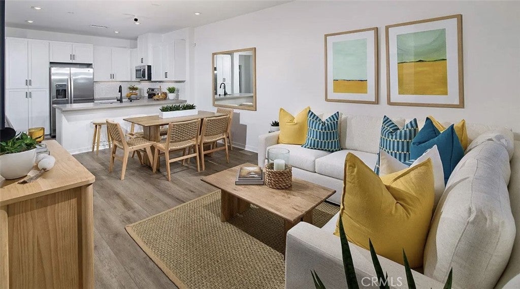 1304 W W Oak Crest Paseo