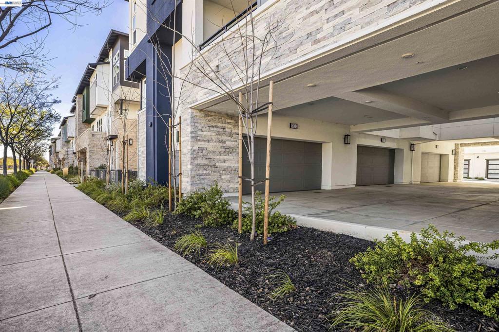 5767 Iron Horse Pkwy D