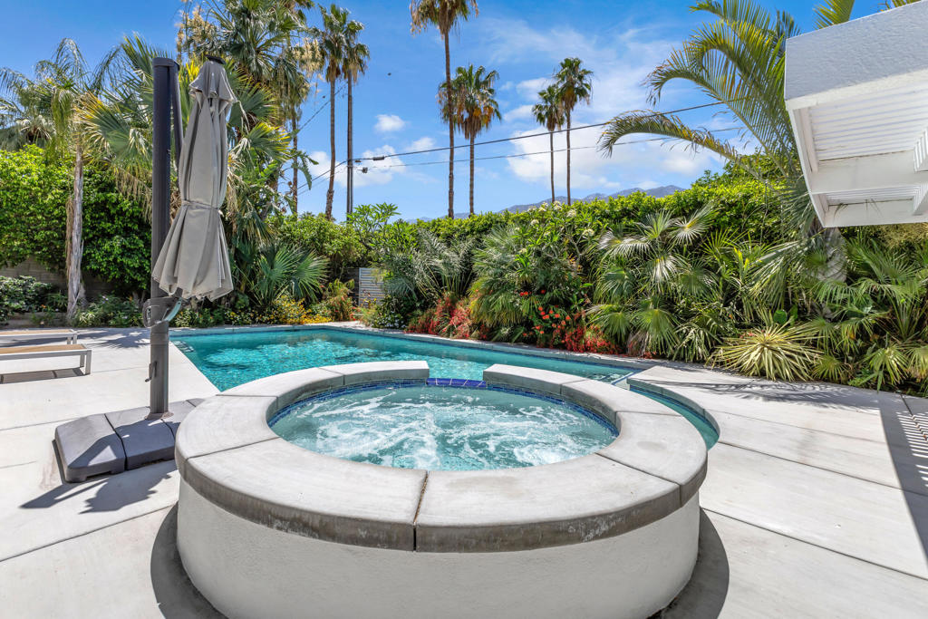 1635 Palm Tree Drive