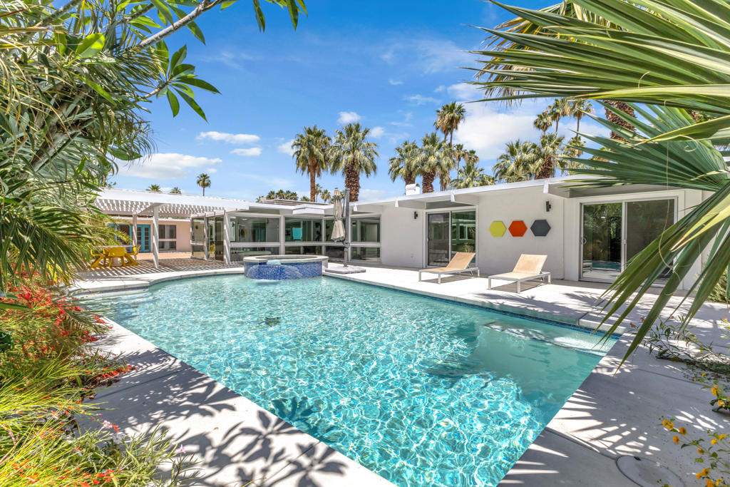 1635 Palm Tree Drive