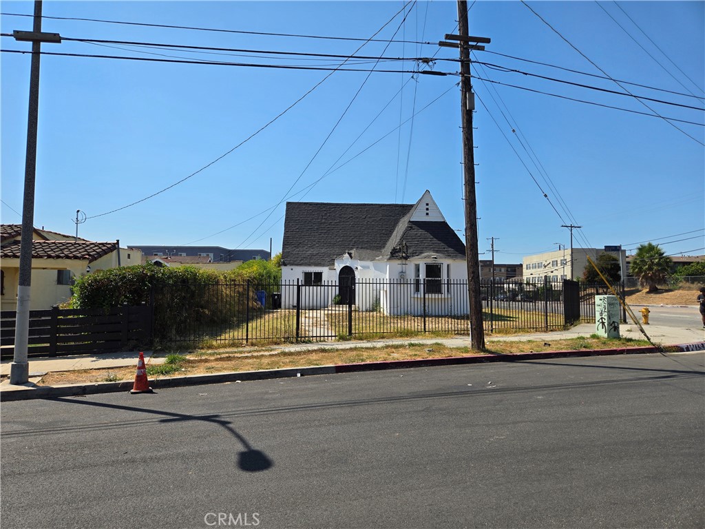 452 Laconia Boulevard