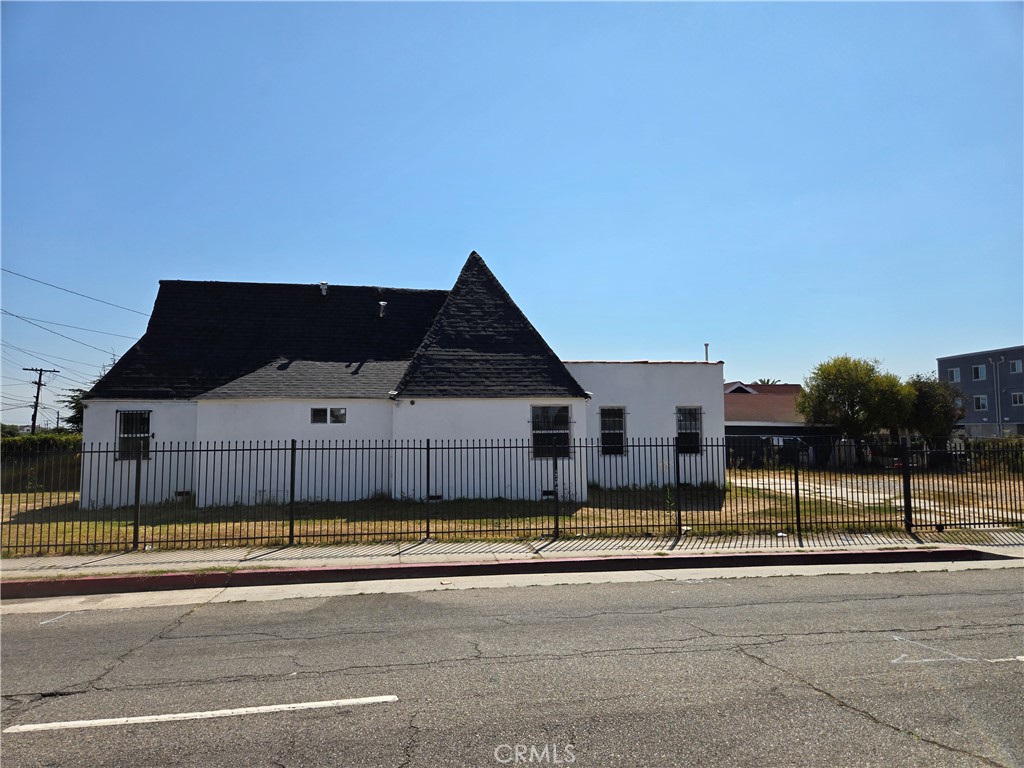 452 Laconia Boulevard