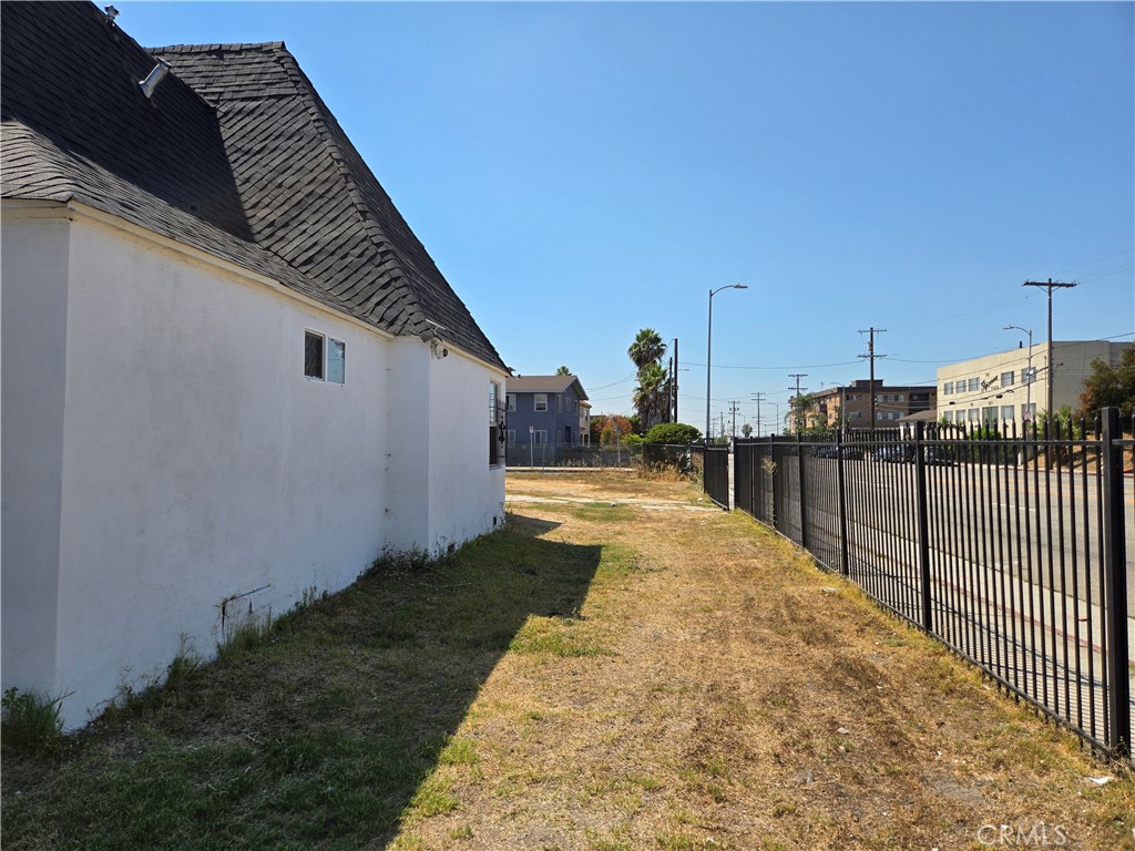 452 Laconia Boulevard