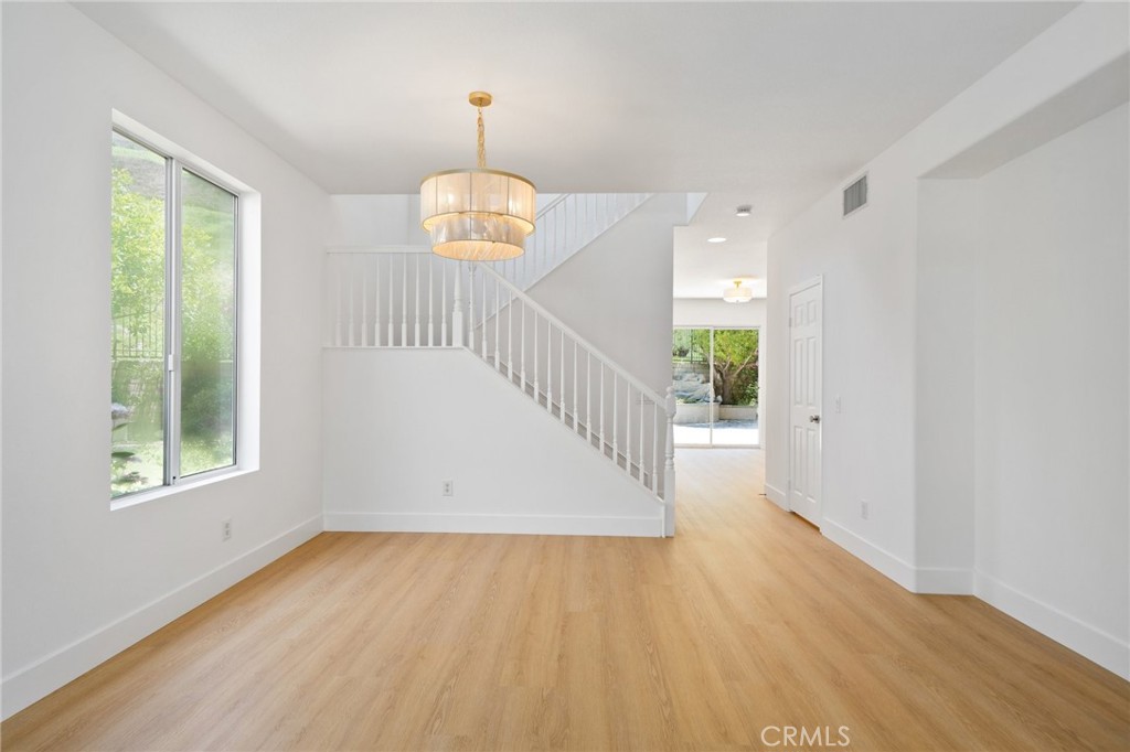 7 Gatewood Drive
