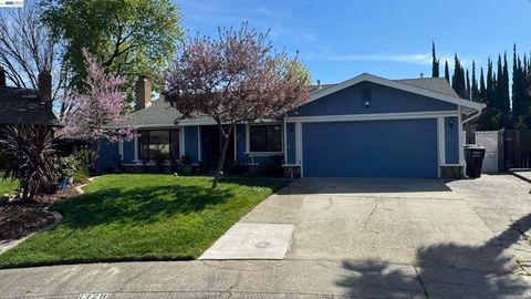 Photo of 6328 Merton Way, Sacramento, CA 95842 (MLS # 41127494)