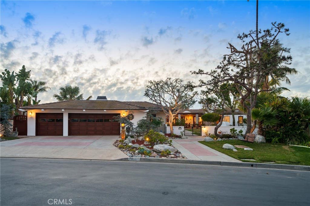 Photo of 183 Monarch Bay Dr, Dana Point, CA 92629 (MLS # OC26173493)