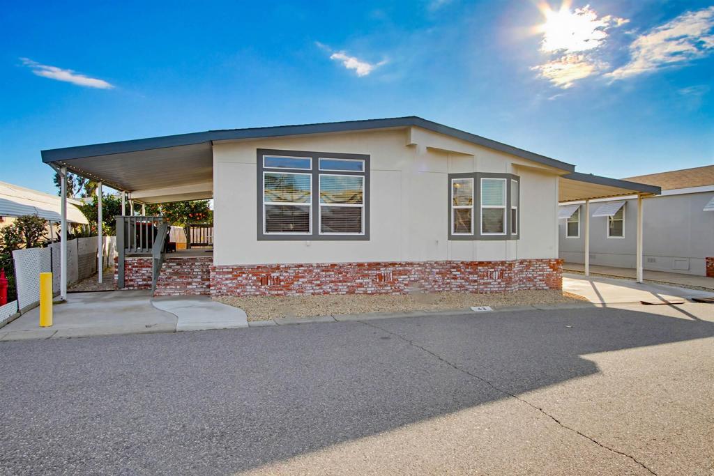 200 N El Camino Real 43