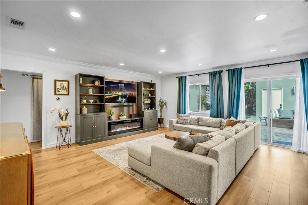 6830 Bothwell