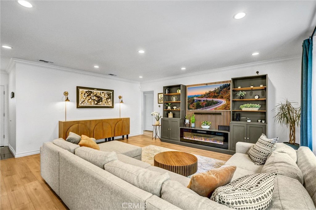 6830 Bothwell