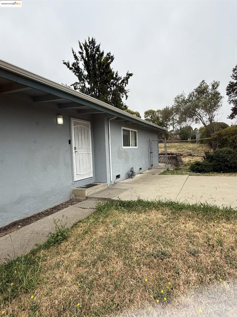 401 Alhambra Ave