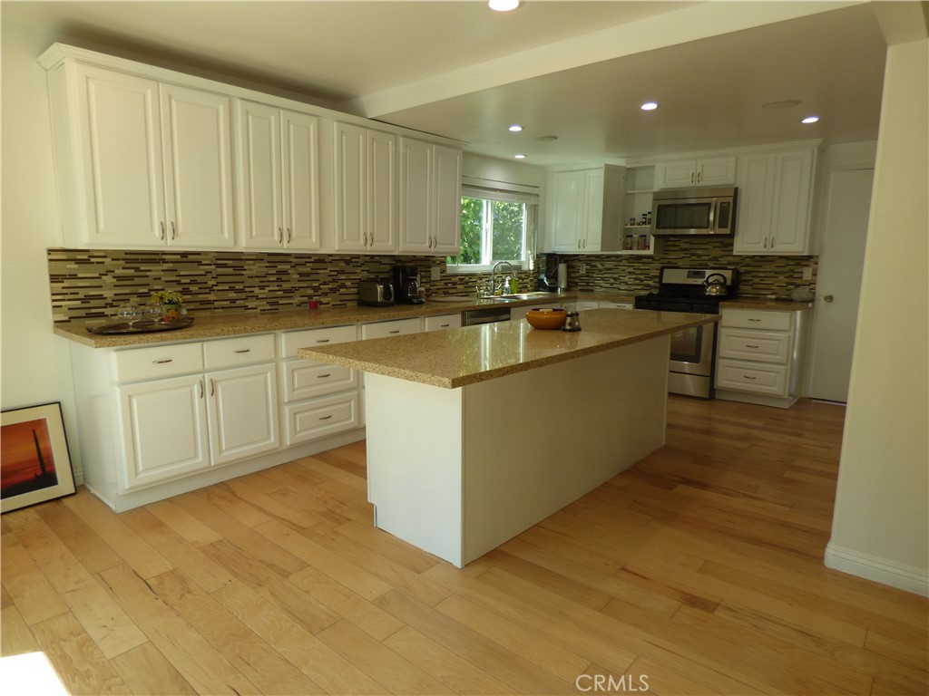 Lake Lindero (856) - Residential Lease