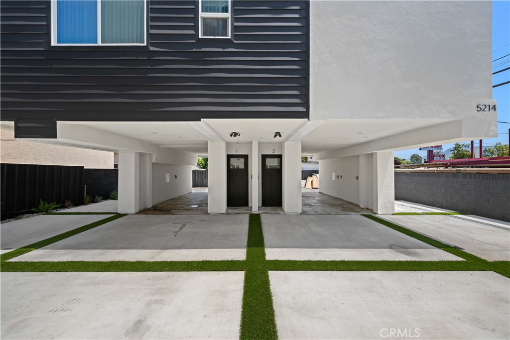 $2,750.00 - Lowest priced unit **THIS IS THE ONE: BE THE FIRST TO LIVE HERE**E: Beautiful brand new construction townhome style apartments located in the heart of The NoHo Arts District! Walking distance to all the NoHo and Toluca Lake hot spots! This 2 bed /1.5 bath Unit is a functional 1,270 sq ft located in the rear of the community-this is perfect for the tenants looking for added privacy. The Unit is equipped with brand new stainless steel appliances, central AC/HEAT, and covered parking. The large windows let in tons of natural light while enjoying the hustle and bustle of the Arts District! Commuters enjoy a short walk to Ralphs and all the high demand restaurants/bars in NoHo like Magnolia Cafe, El Tejano, Federal Bar, Rodini Park, EAT, Brickyard, Pitfire and more! Don't miss this opportunity to LOVE where you LIVE. Book your private tour today!
