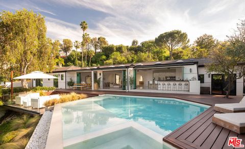 3380 Scadlock Lane Sherman Oaks CA 91403