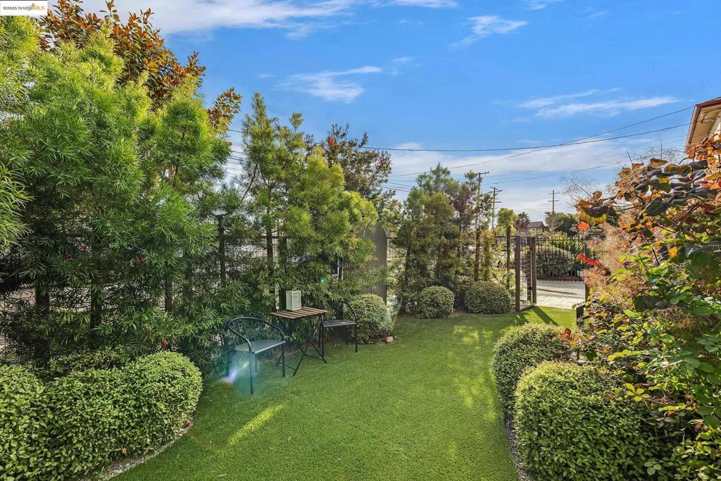 BERKELEY BOWL - Residential