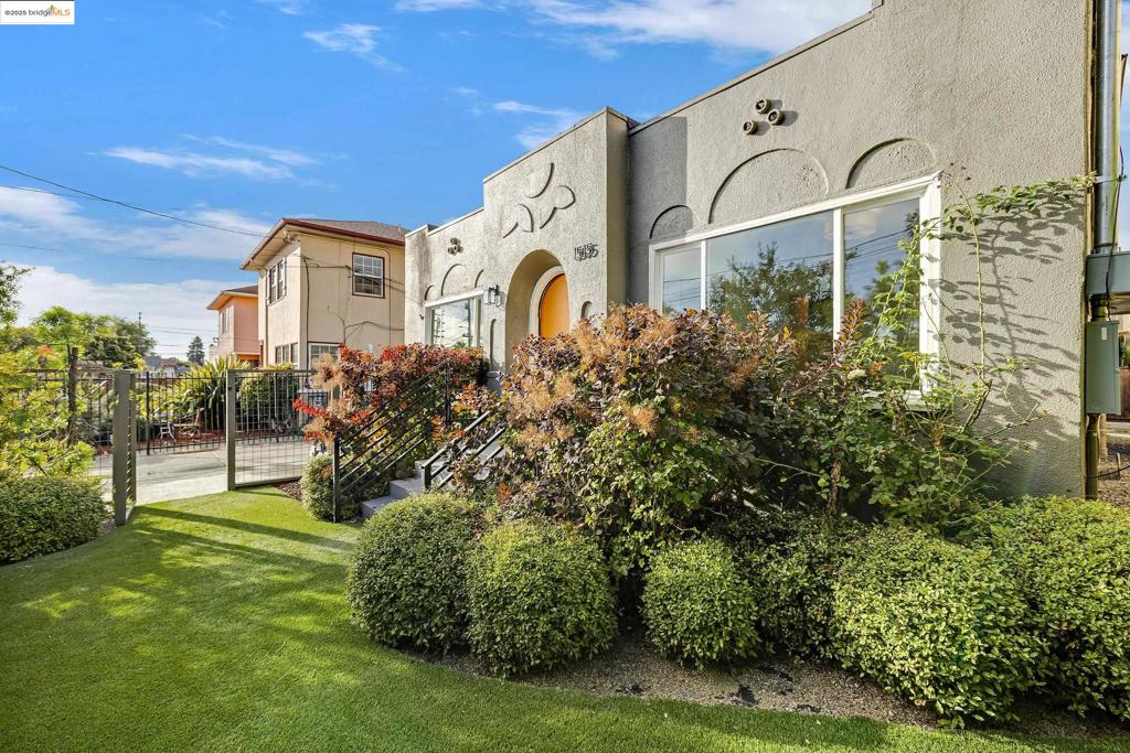 BERKELEY BOWL - Residential