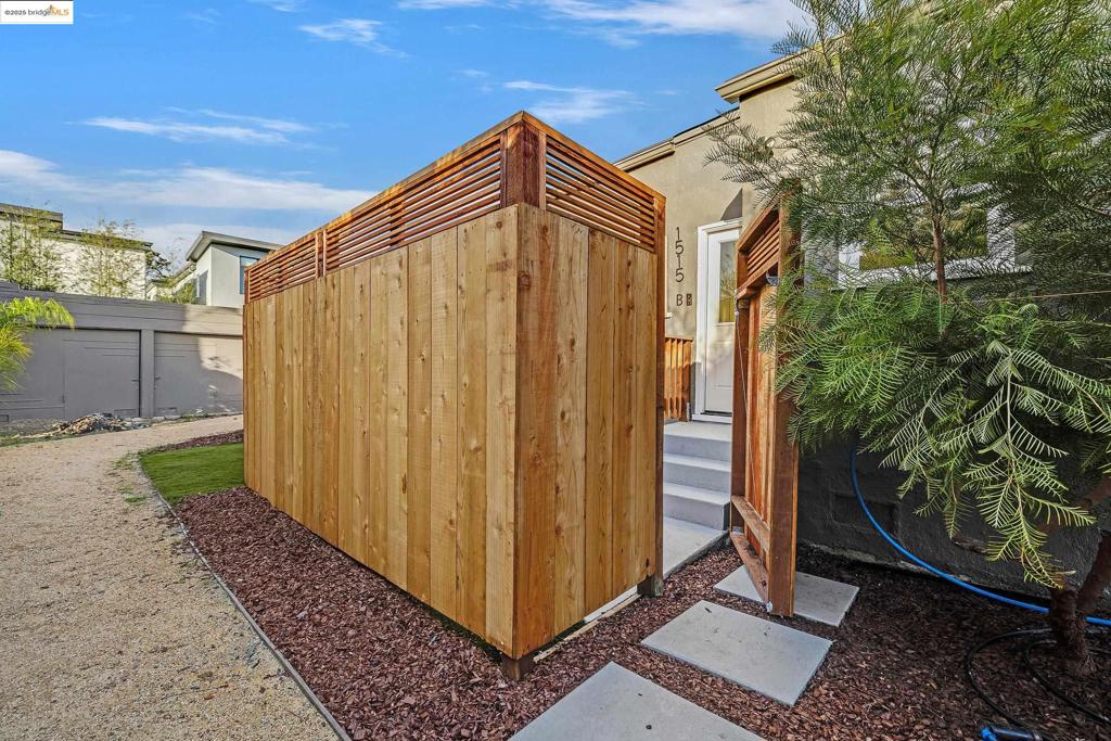 BERKELEY BOWL - Residential