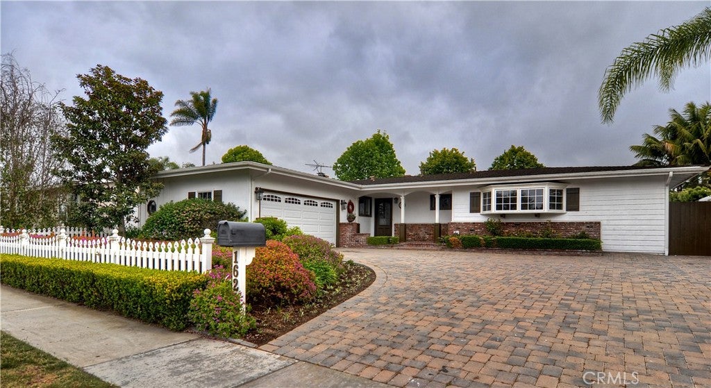 1621 Mariners Drive
