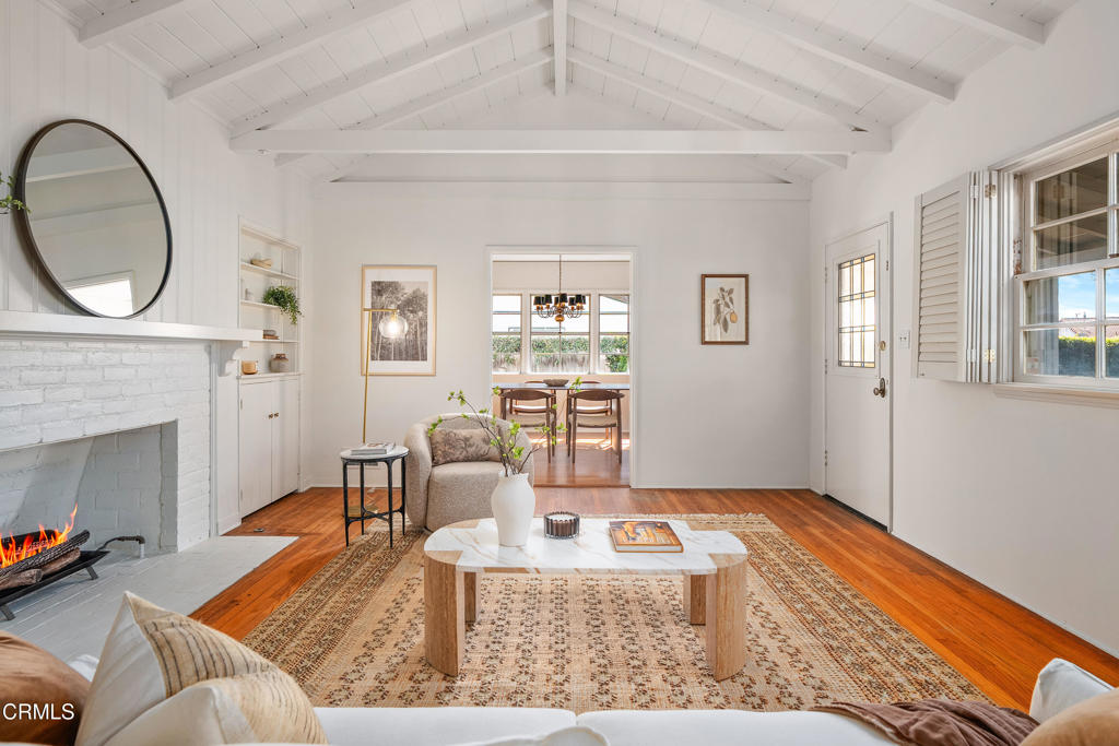 6222 N Willard Avenue