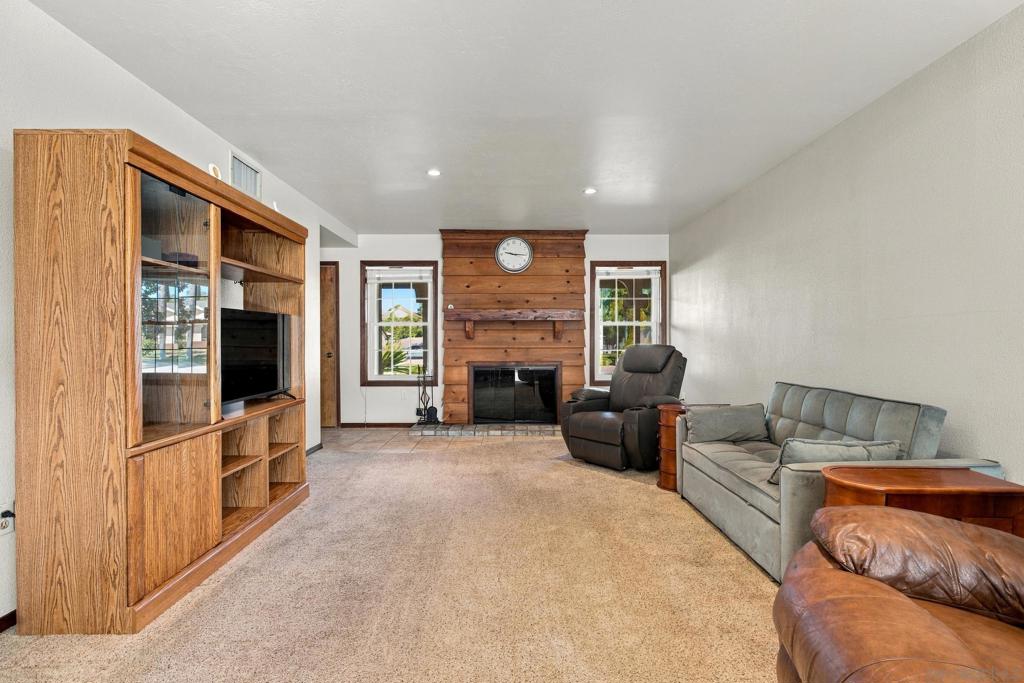 1443 Kingston Dr.