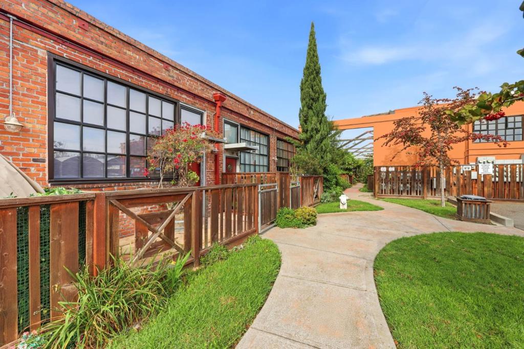 1501 37th Avenue B6, Oakland CA 94601