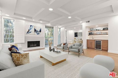 4338 Redwood Avenue B208 Marina Del Rey CA 90292