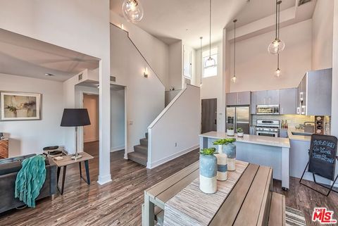 Photo of 1168 S Barrington Avenue #603, Los Angeles, CA 90049 (MLS # 25571147)