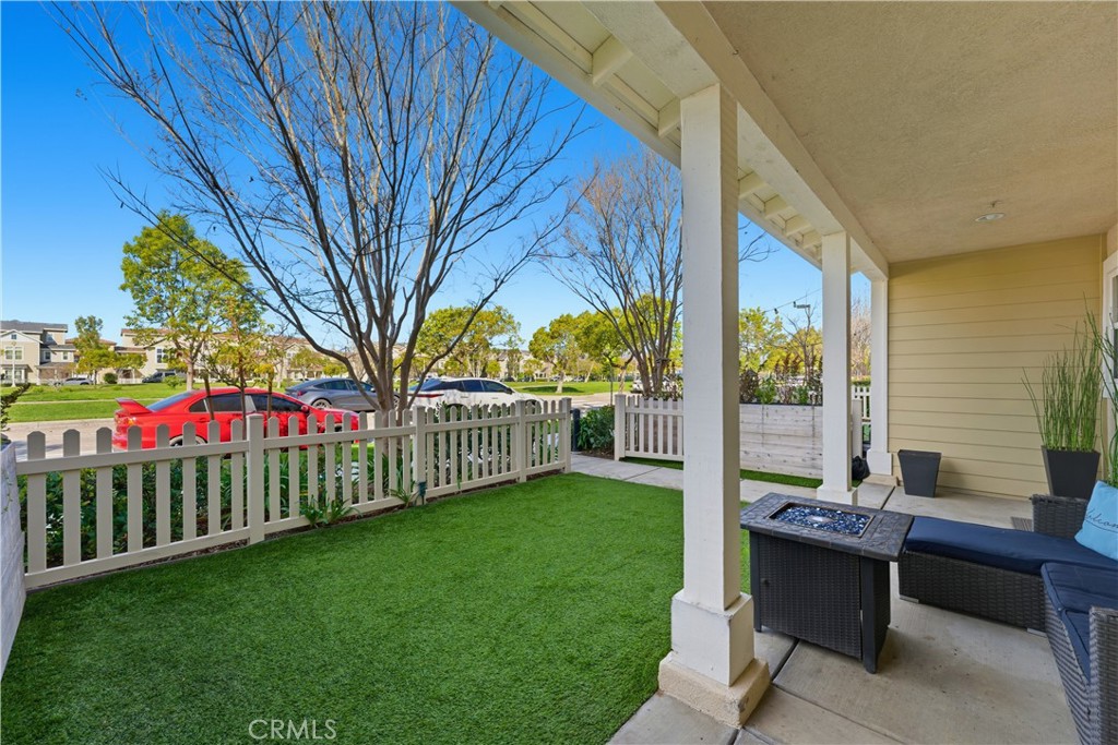 3108 N Oxnard Boulevard