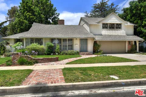 Photo of 13155 Margate Street, Sherman Oaks, CA 91401 (MLS # 26854551)