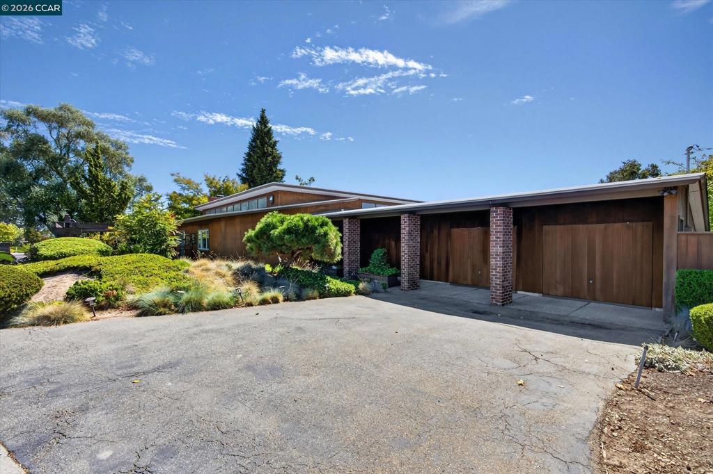 20 Donald Dr