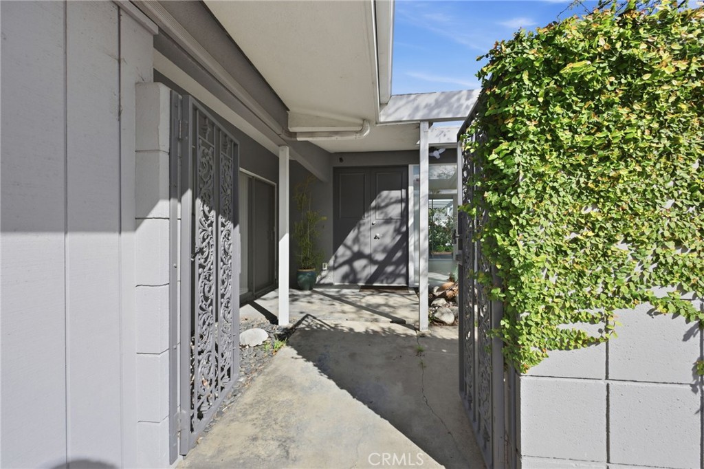 1510 Westcliff Drive 1