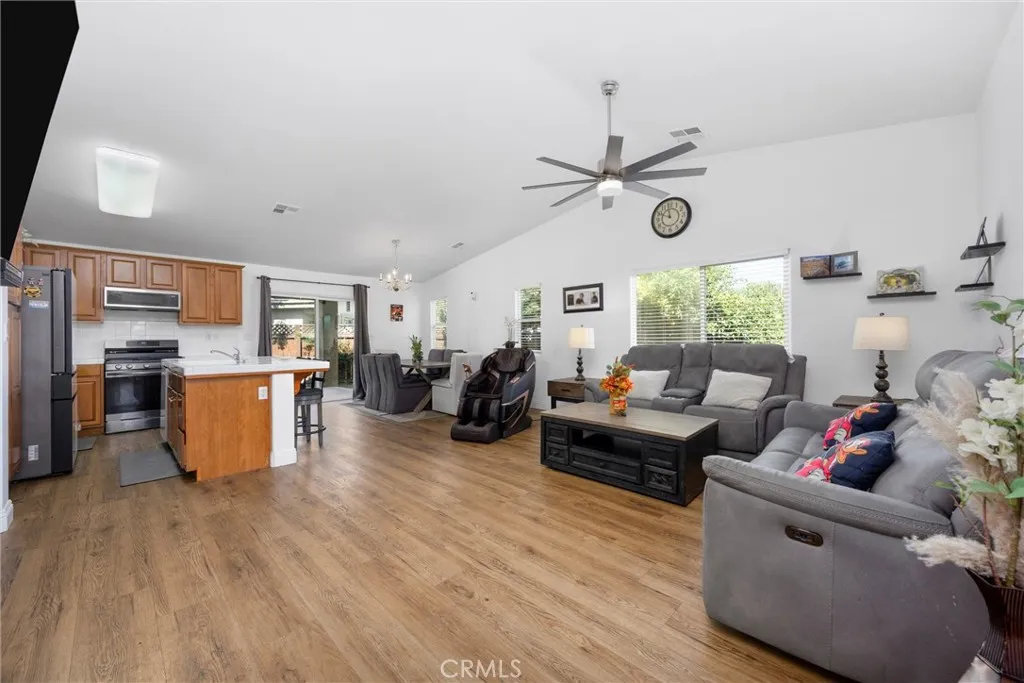 Bakersfield, California 93311, United States, 3 Bedrooms Bedrooms, ,2 BathroomsBathrooms,Residential,Active,204044