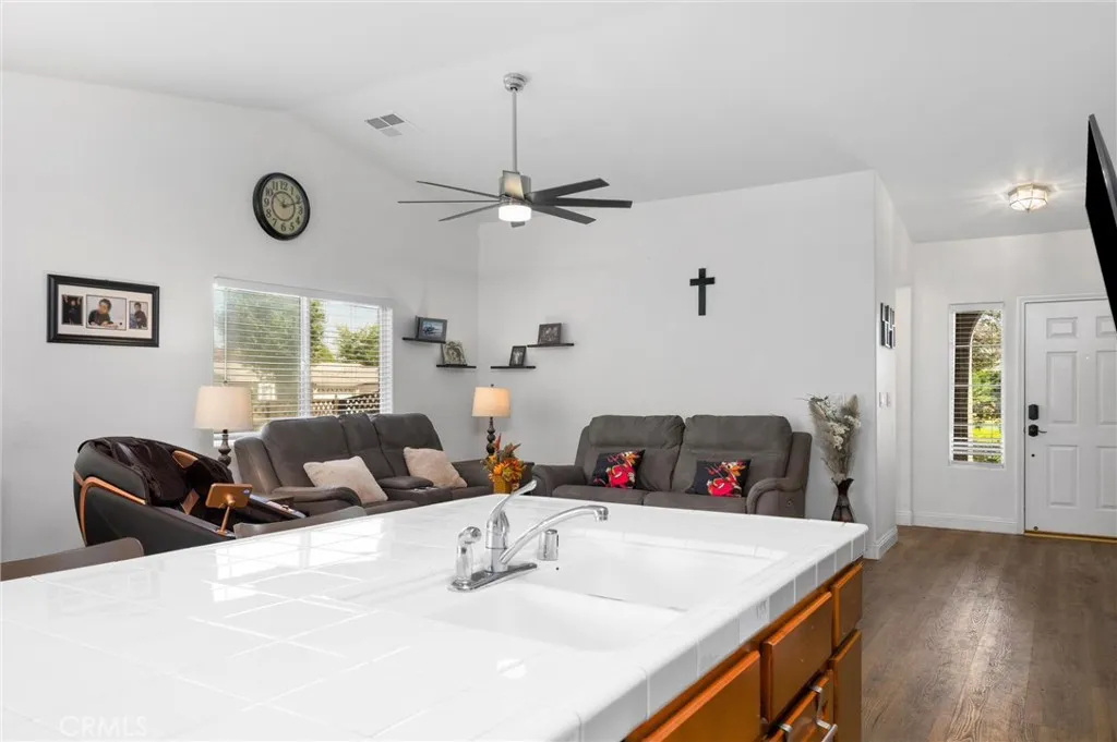 Bakersfield, California 93311, United States, 3 Bedrooms Bedrooms, ,2 BathroomsBathrooms,Residential,Active,204044