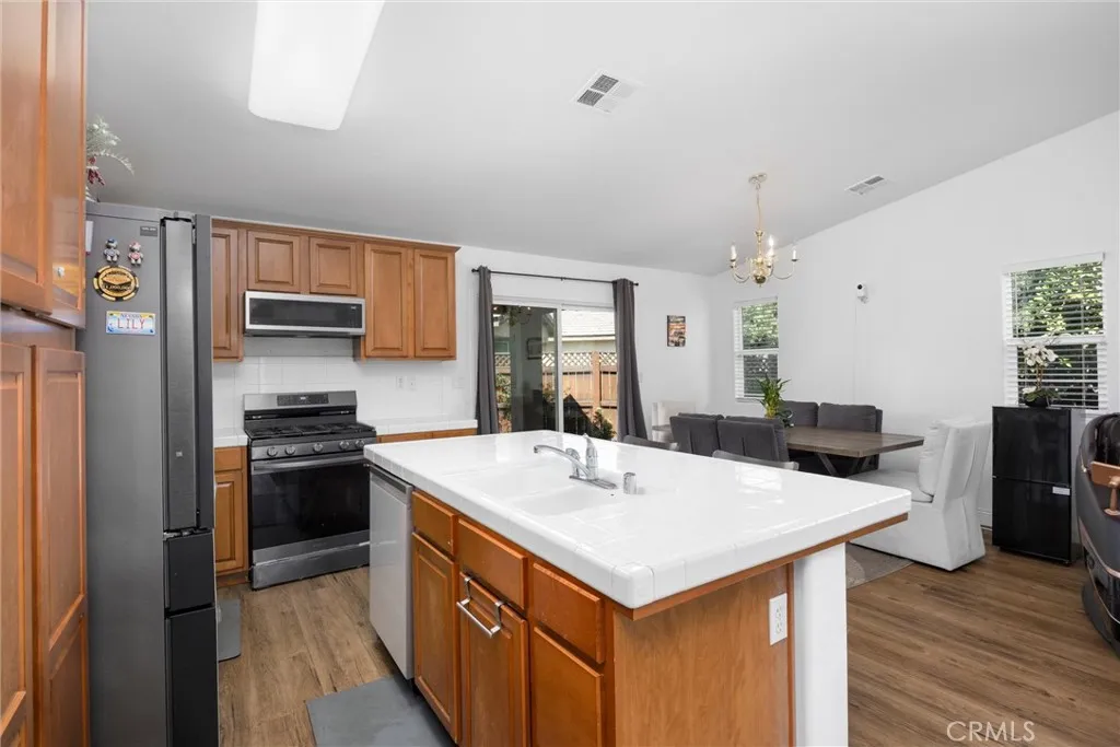 Bakersfield, California 93311, United States, 3 Bedrooms Bedrooms, ,2 BathroomsBathrooms,Residential,Active,204044