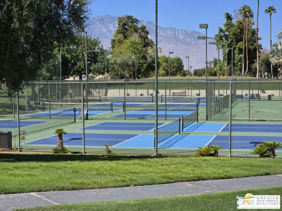 Suncrest C.C. - Manufactured In Park