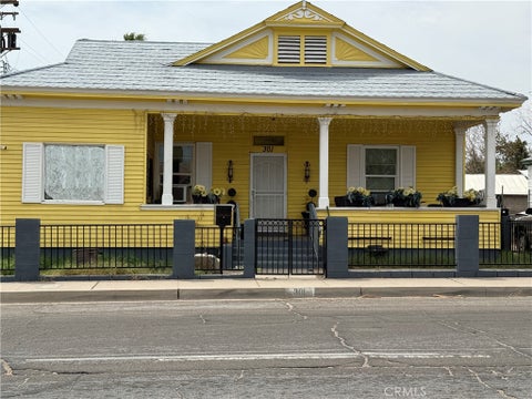Photo of 301 W Broadway ST, Needles, CA 92363 (MLS # IG26176391)
