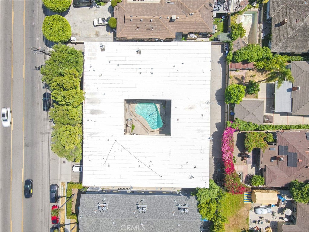 6535 Fulton