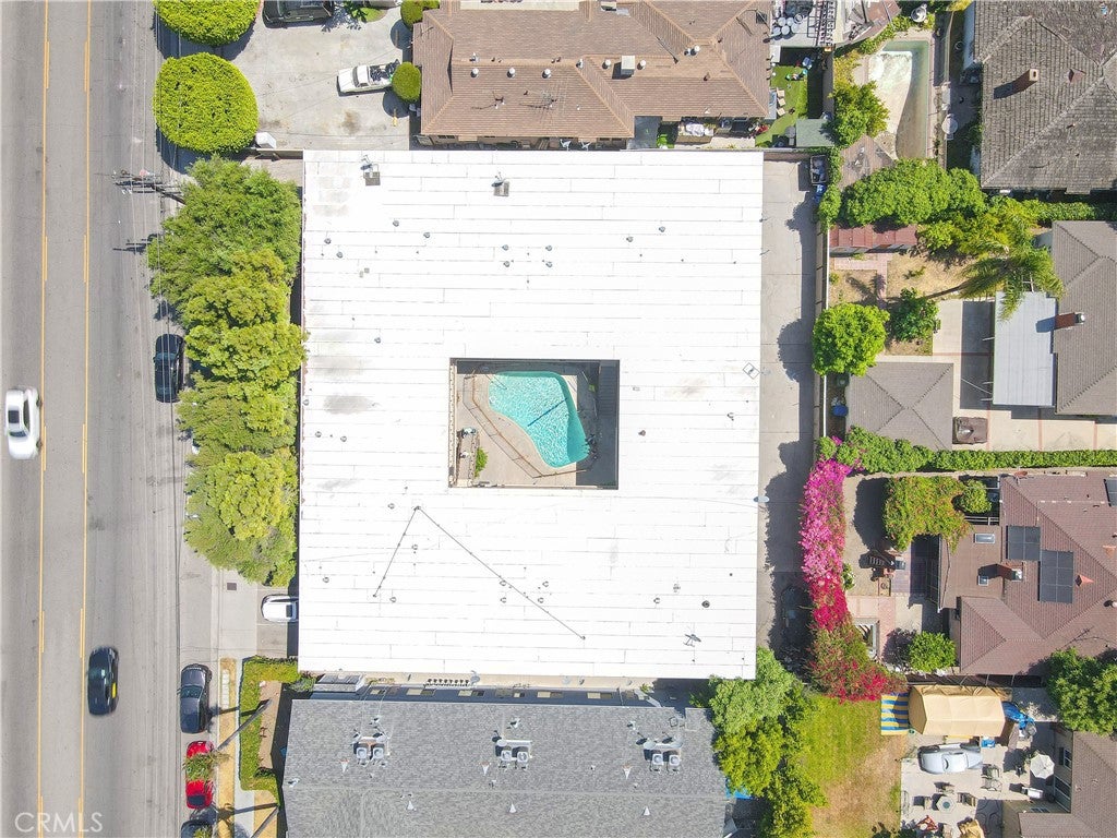6535 Fulton