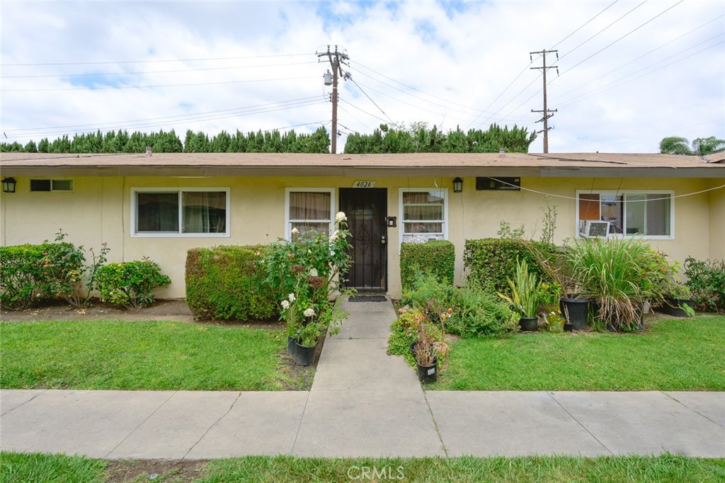 4032 W Valencia Drive