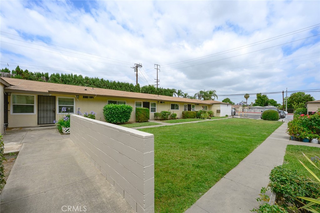 4032 W Valencia Drive